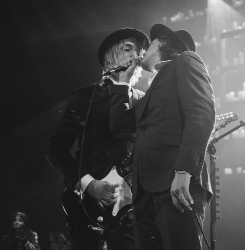 Peter Doherty and Carl Barât